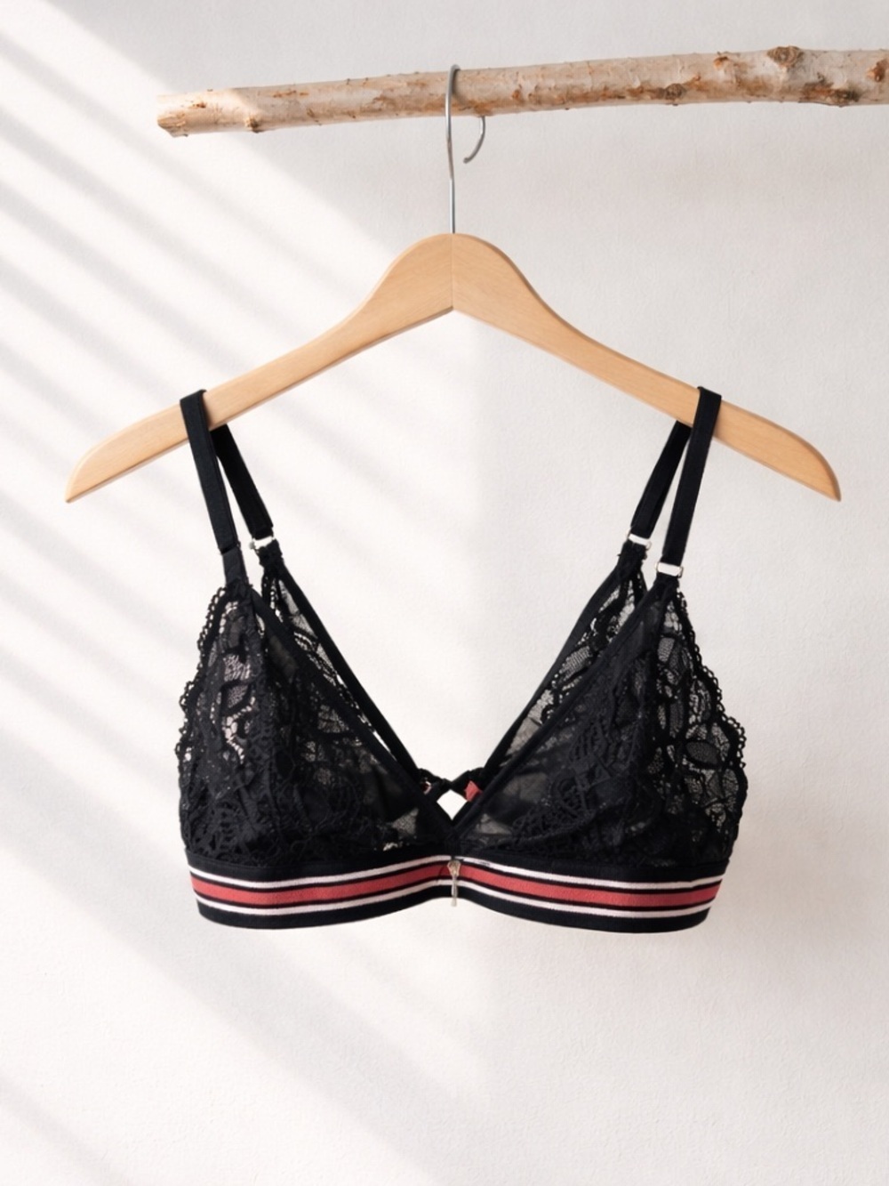 La Vie En Rose Black Lace Bralette with Striped Band | Medium